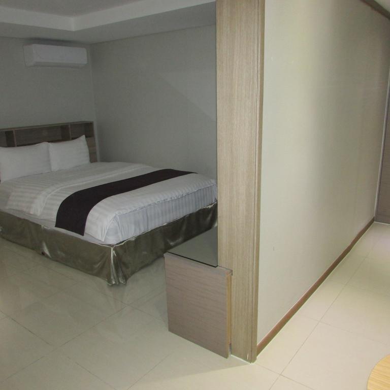 J Hotel Ulaanbaatar Esterno foto
