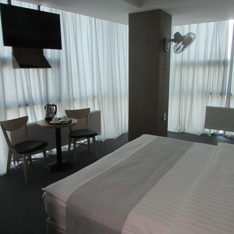 J Hotel Ulaanbaatar Esterno foto
