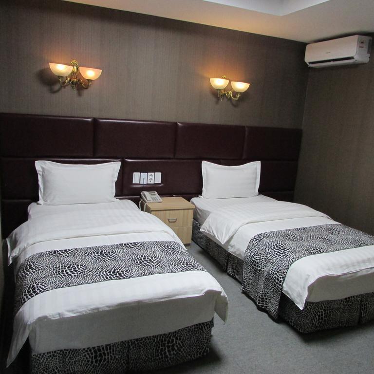 J Hotel Ulaanbaatar Esterno foto
